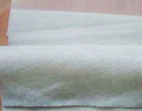塑編布在藕池與魚(yú)塘防滲中的關(guān)鍵應(yīng)用與技術(shù)優(yōu)勢(shì)